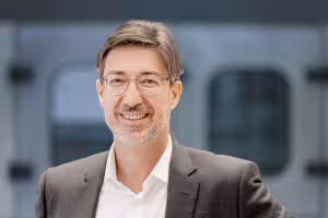 KHS Showcases Holistic Beverage Line Innovation at drinktec 2025
