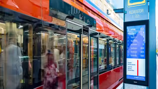 Transforming Urban Transport: The Benefits of Digital Signage as a Service