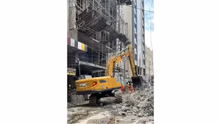 XCMG Excavator and Crane Help Free Two in Nairobi Collapse