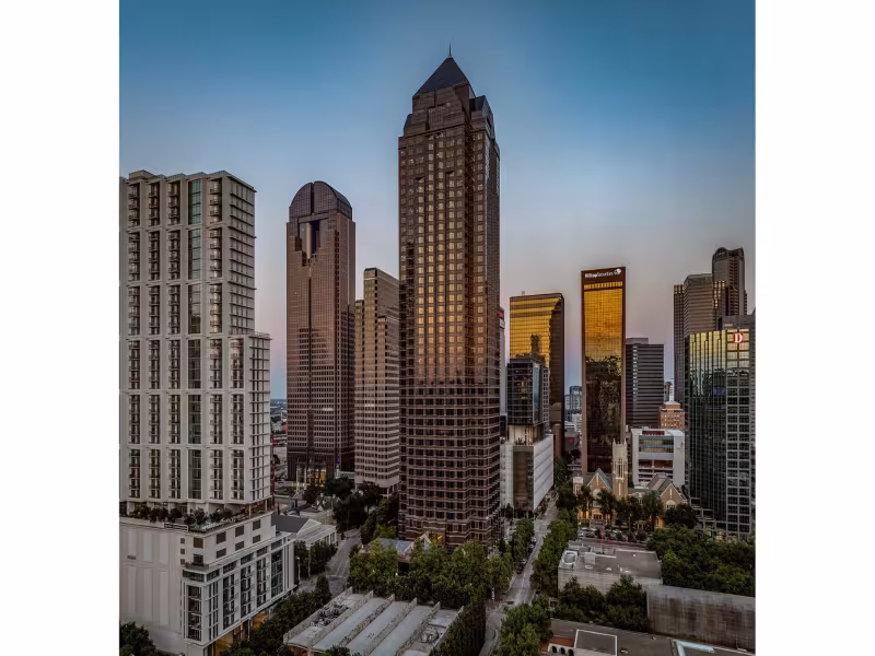 JLL Secures $406M CMBS Loan for Dallas' Trammell Crow Center