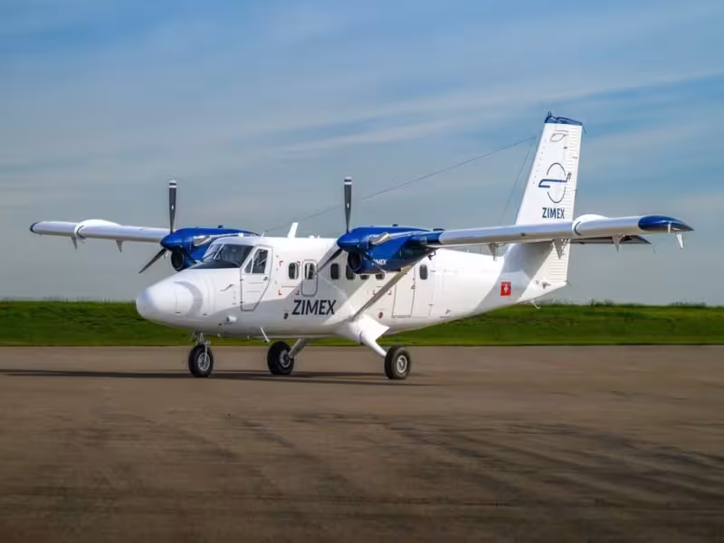 De Havilland Canada Delivers First Production Twin Otter Classic 300-G